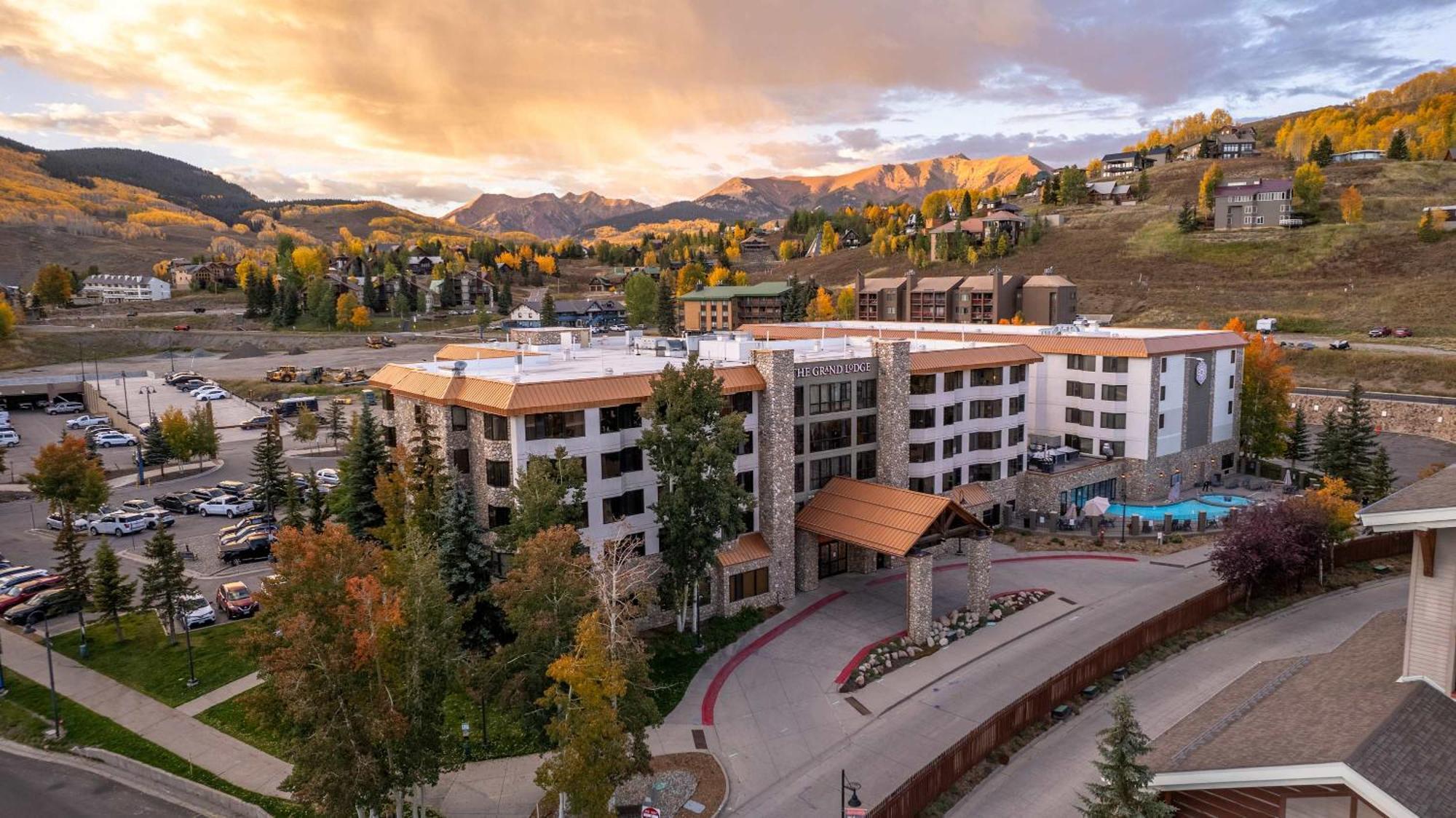 Studio 211 - Perfect Location With Pool And Hot Tub Crested Butte Exterior photo